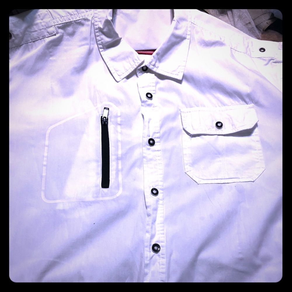 Men’s short sleeve button down shirt